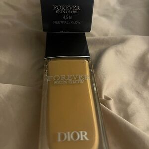 Dior Forever Skin Glow Foundation 4.5n neutral glow
